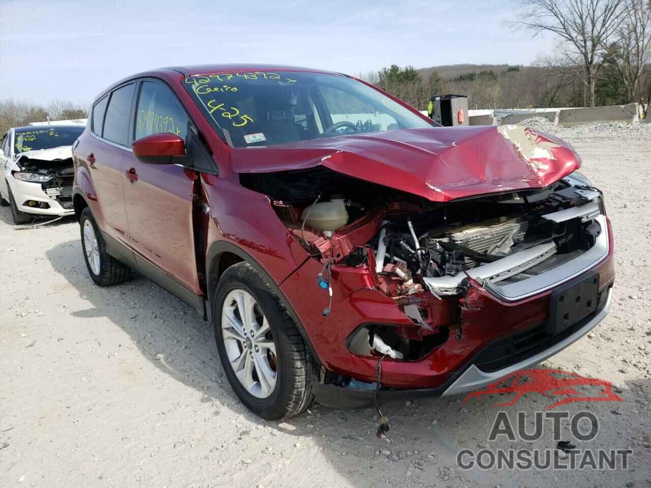 FORD ESCAPE 2017 - 1FMCU9GD2HUD02419