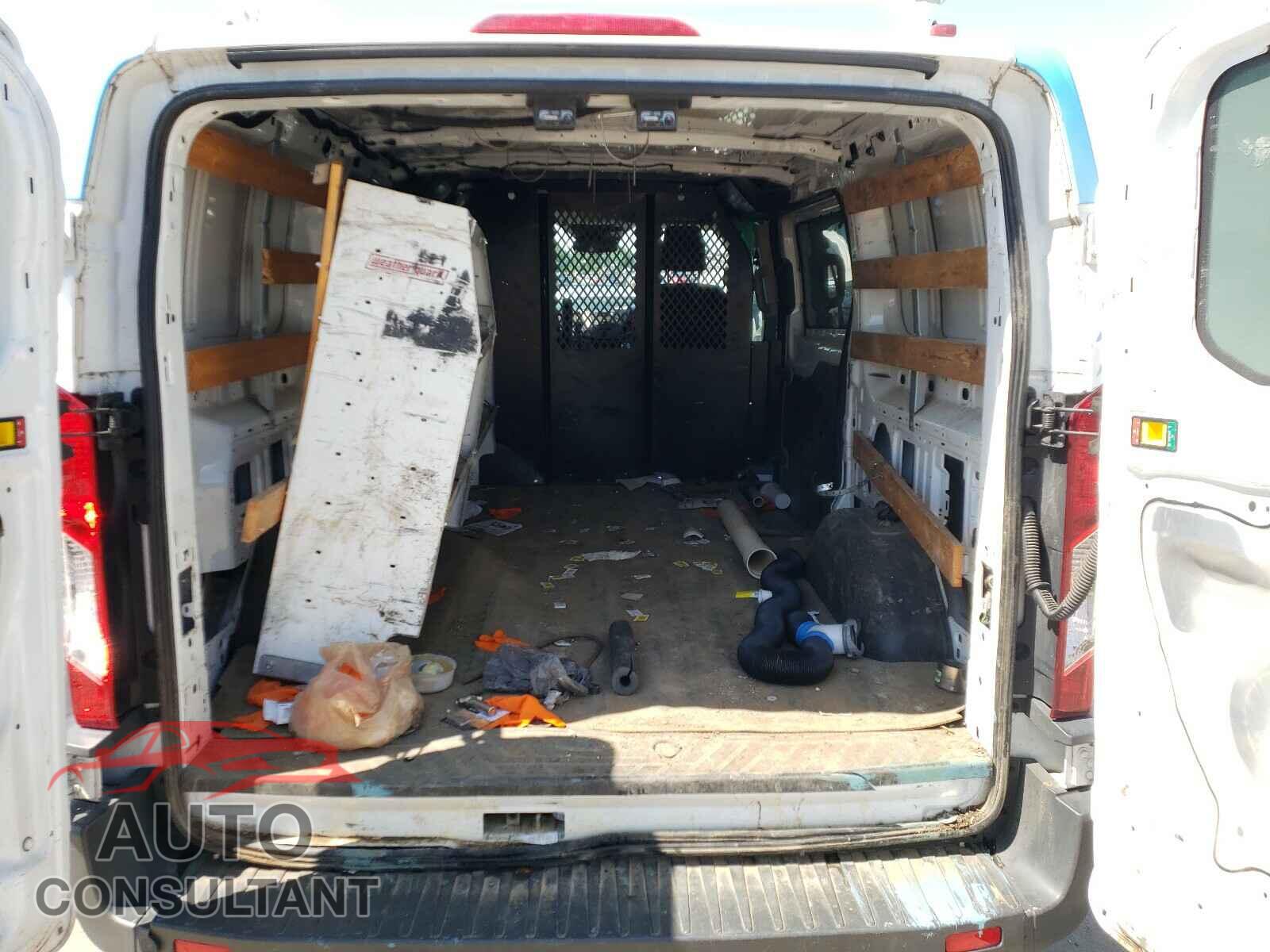 FORD TRANSIT CO 2017 - 1FTYR1YM7HKB00053