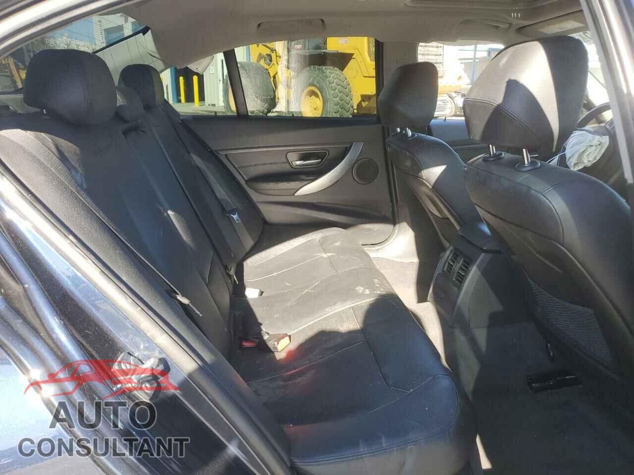 BMW 3 SERIES 2012 - WBA3C1C57CF431564
