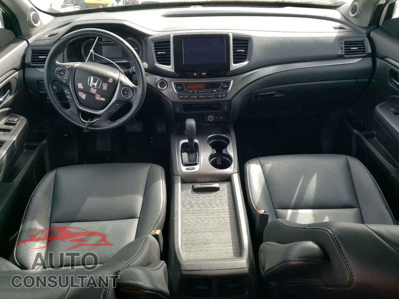 HONDA PILOT 2017 - 5FNYF5H52HB045369