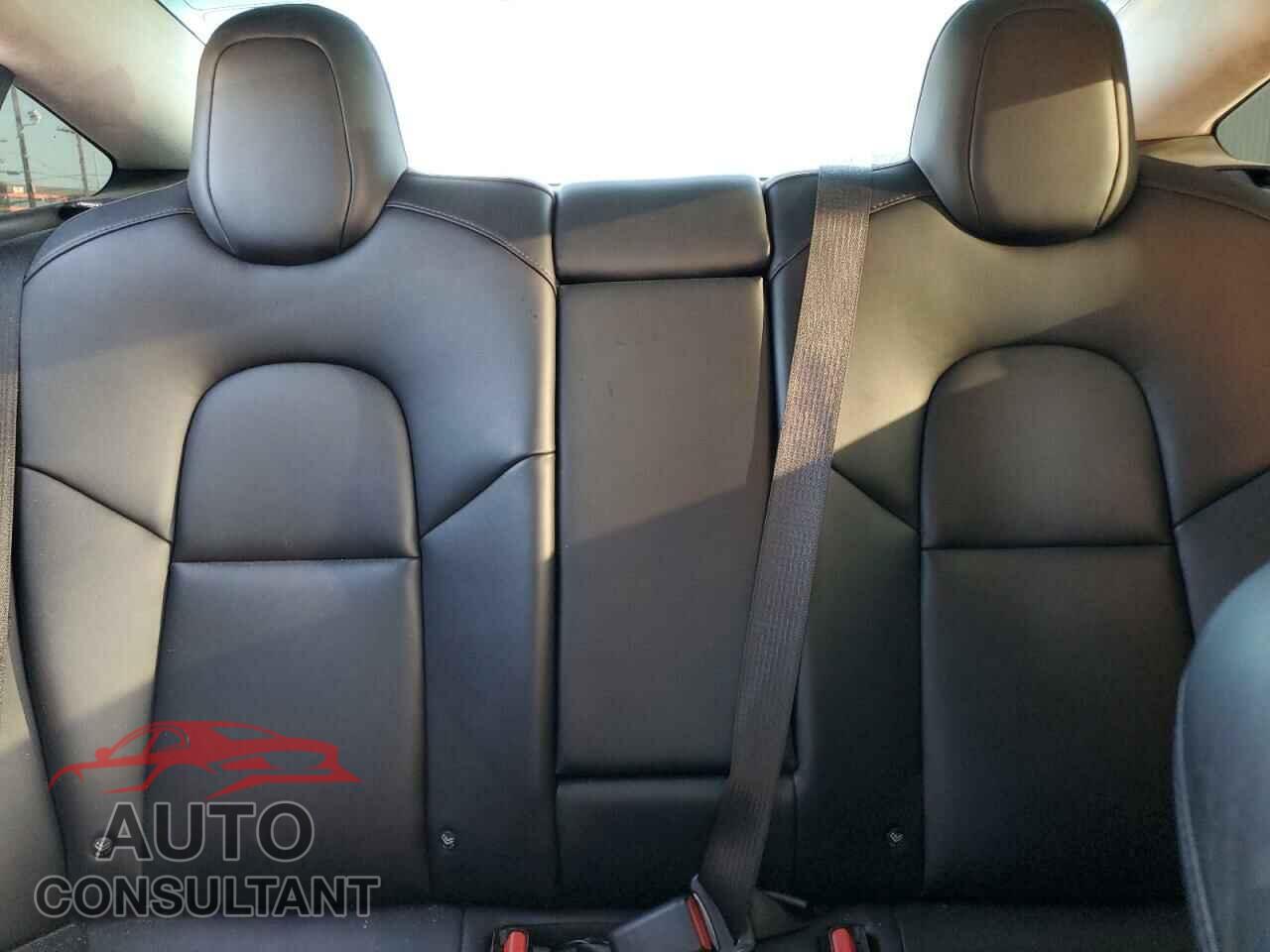 TESLA MODEL 3 2017 - 5YJ3E1EAXHF000686