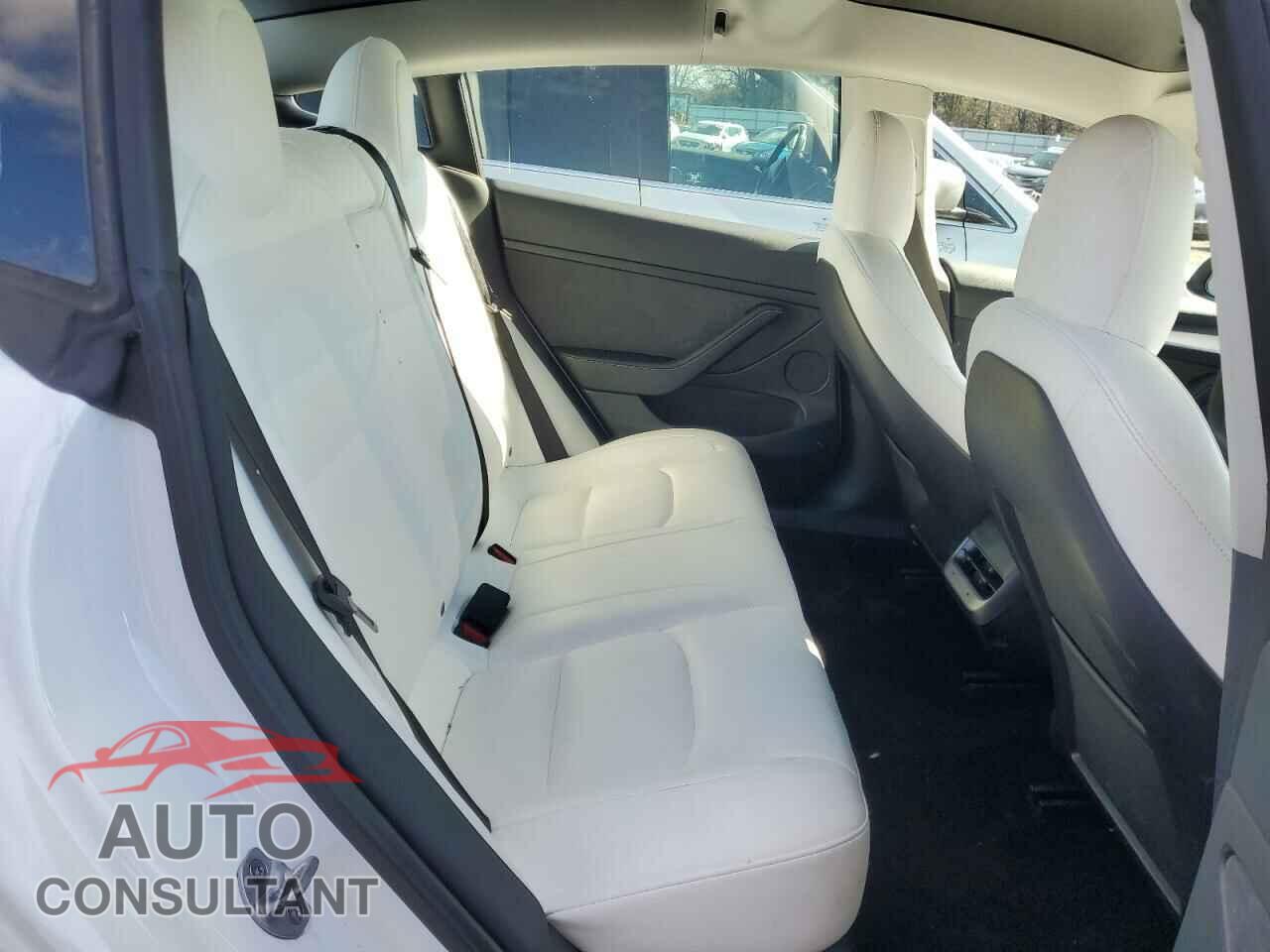 TESLA MODEL 3 2022 - 5YJ3E1EAXNF303639