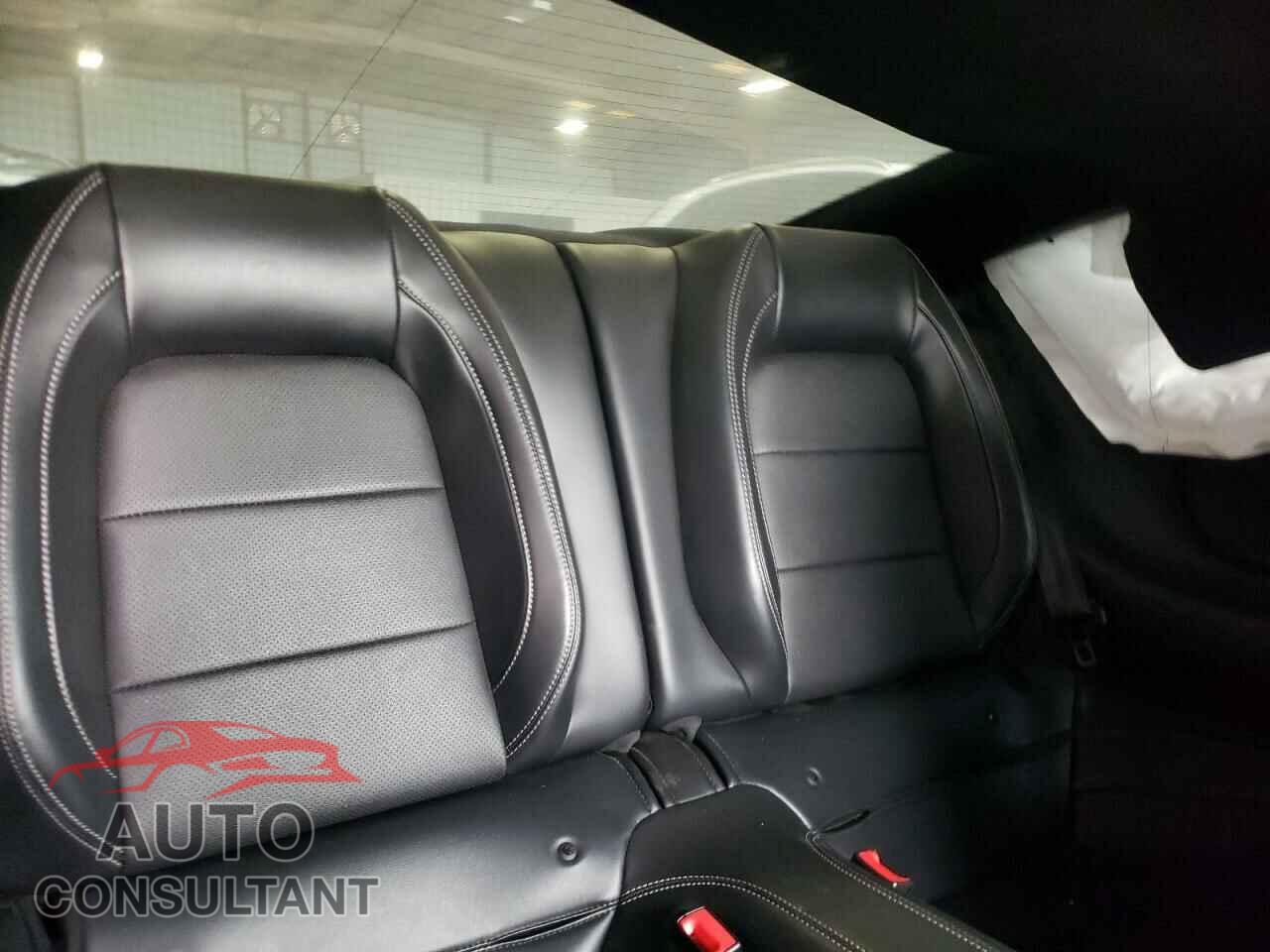 FORD MUSTANG 2019 - 1FA6P8CF5K5142957