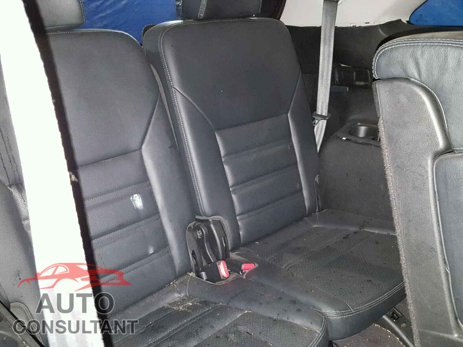 KIA SORENTO LX 2017 - 5XYPGDA33HG324155