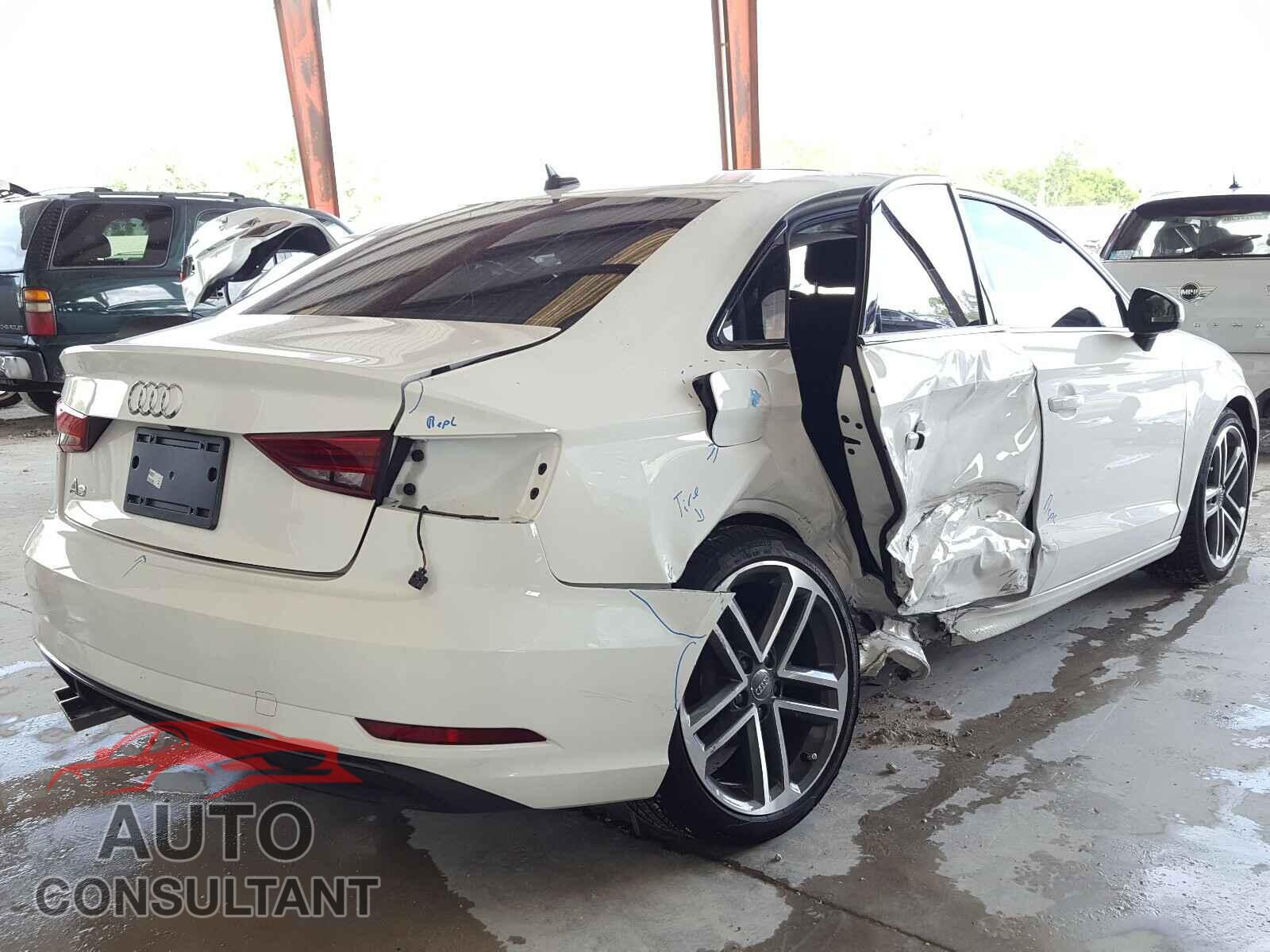 AUDI A3 2019 - WAUAUGFF2KA092977