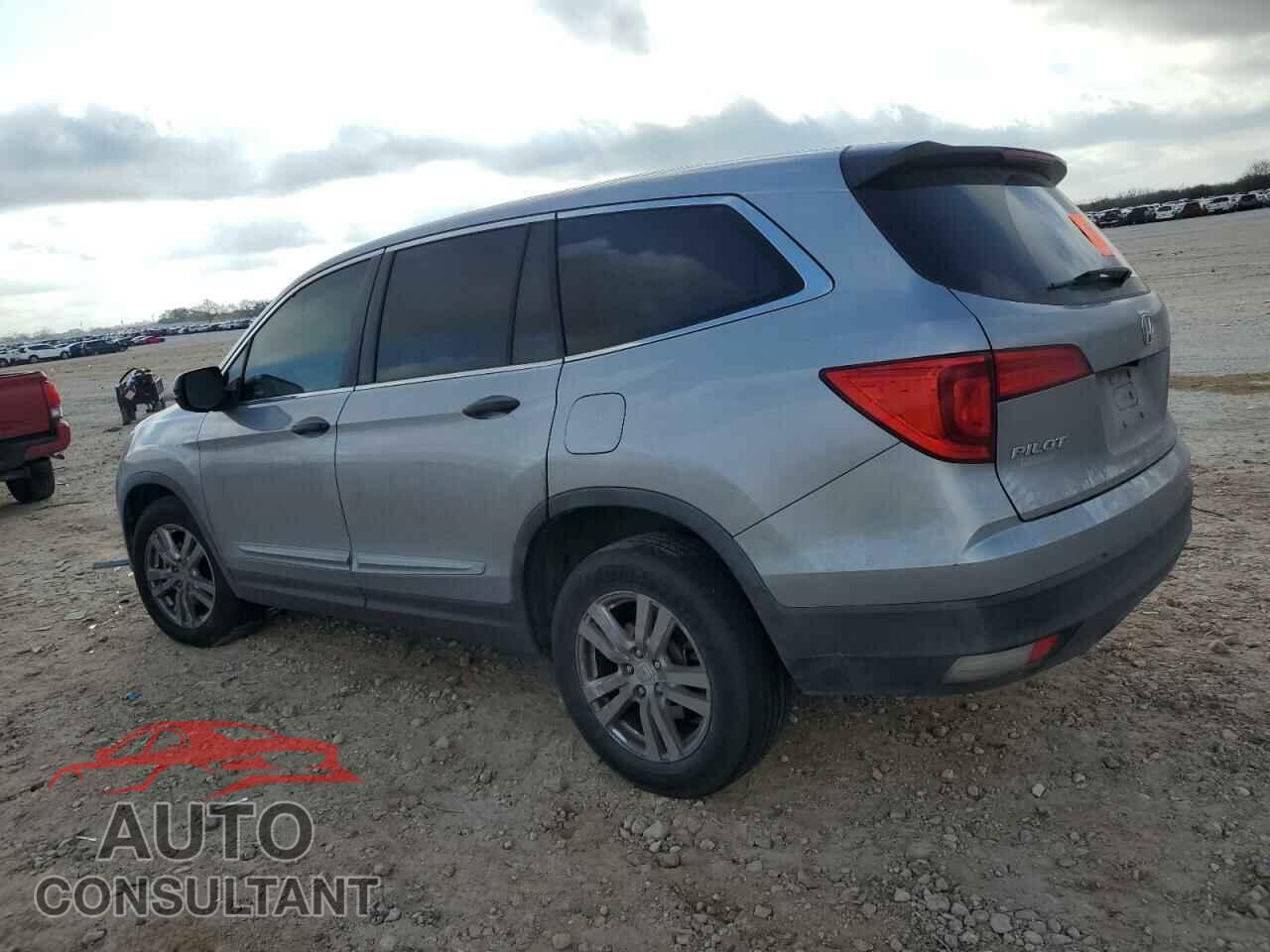 HONDA PILOT 2017 - 5FNYF5H13HB001037