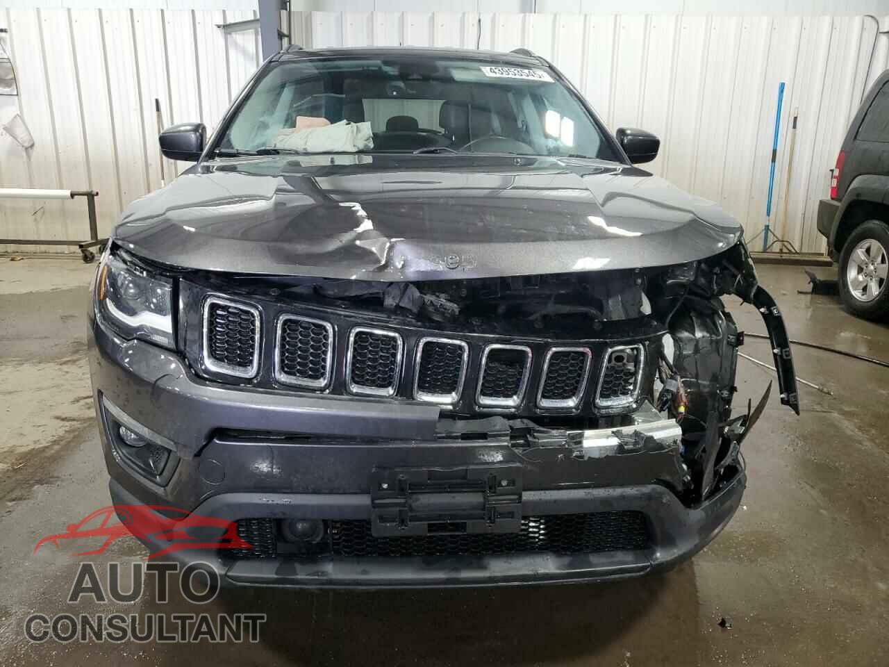 JEEP COMPASS 2018 - 3C4NJDBB0JT392474
