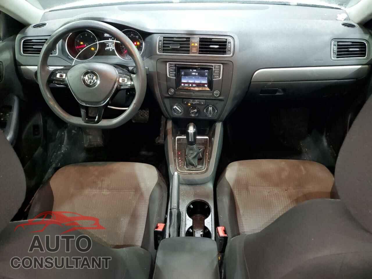 VOLKSWAGEN JETTA 2017 - 3VW2B7AJXHM400981