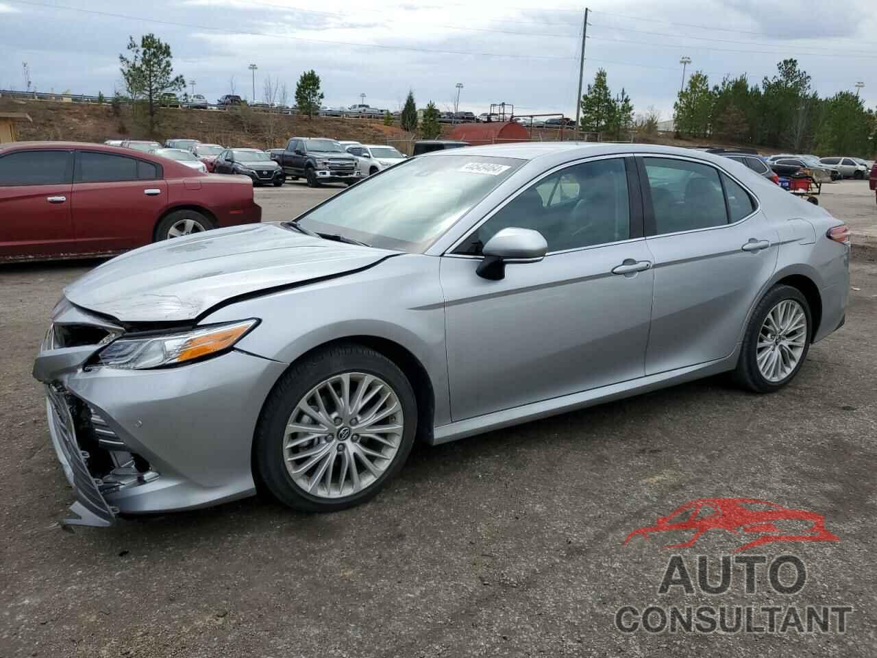 TOYOTA CAMRY 2018 - 4T1B11HK9JU075545