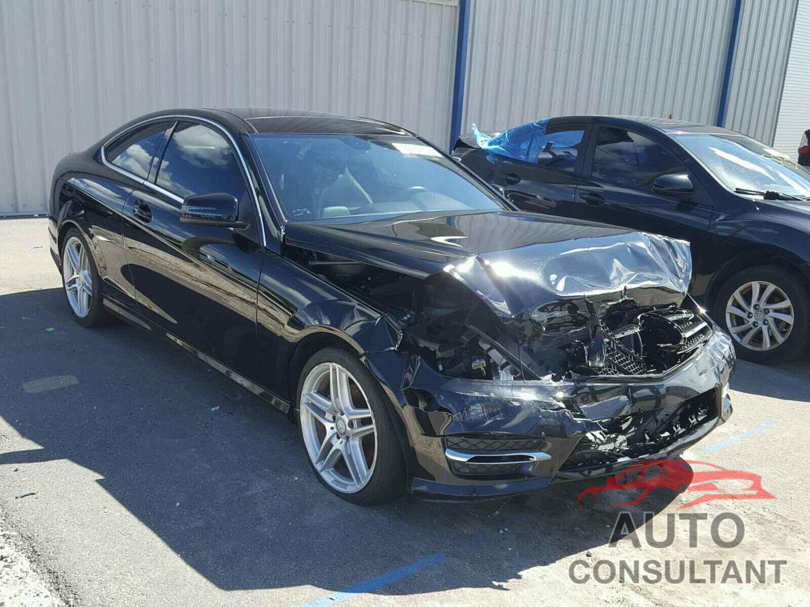 MERCEDES-BENZ C 250 2015 - WDDGJ4HB1FG398351