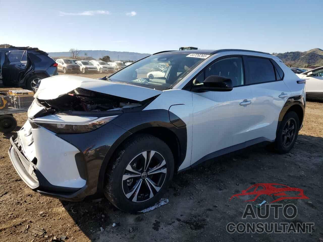 TOYOTA BZ4X XLE 2023 - JTMAAAAA1PA025511