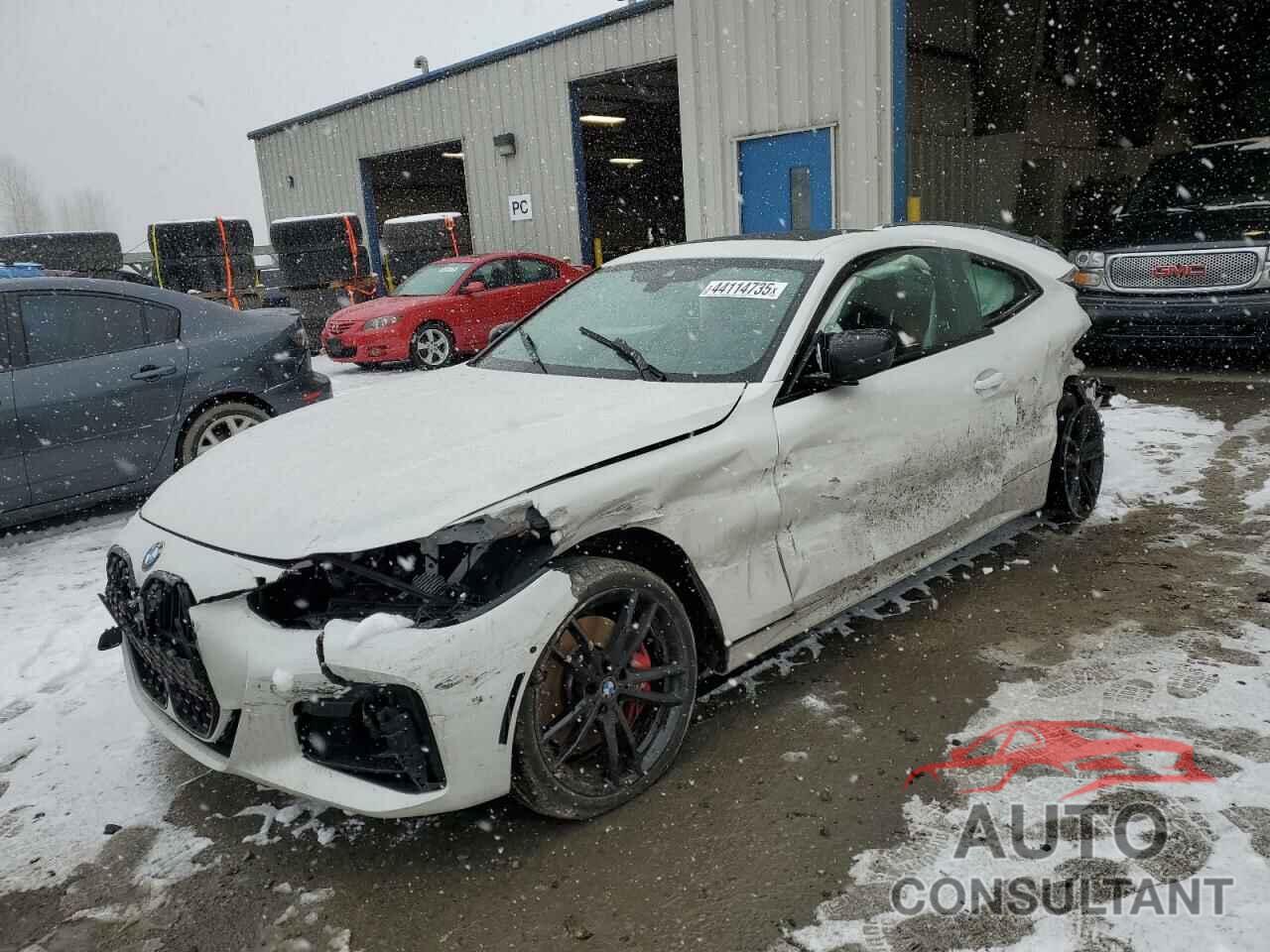BMW M4 2024 - WBA13AR03RCP28537
