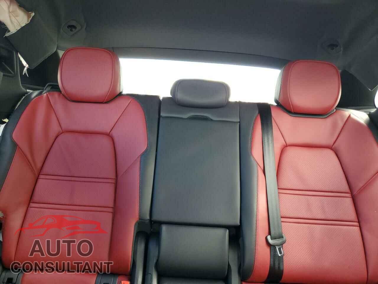 PORSCHE CAYENNE 2024 - WP1AA2AY5RDA12912