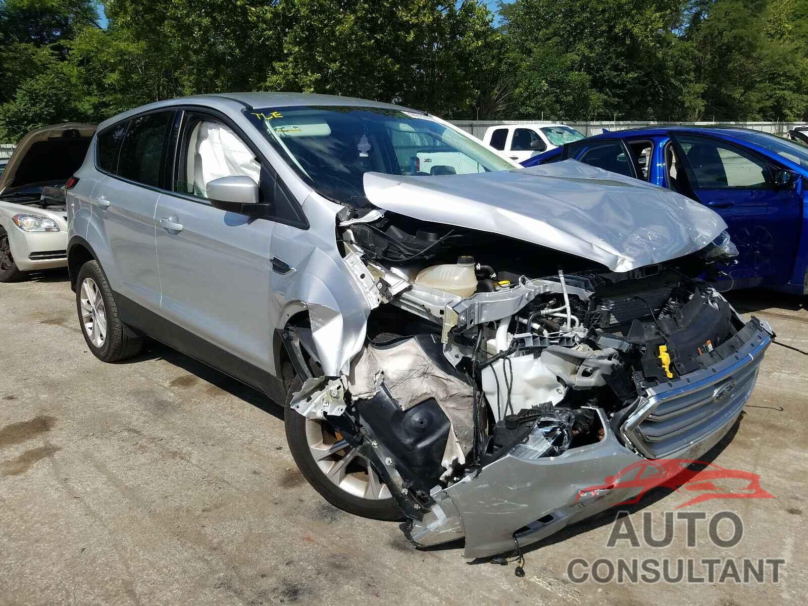 FORD ESCAPE 2017 - 1FMCU9GD1HUC75052