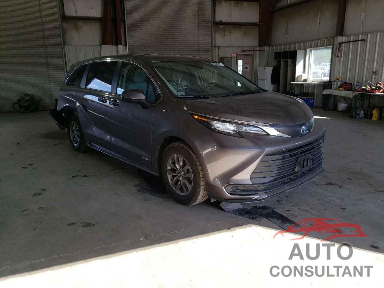 TOYOTA SIENNA 2021 - 5TDKRKEC6MS067475