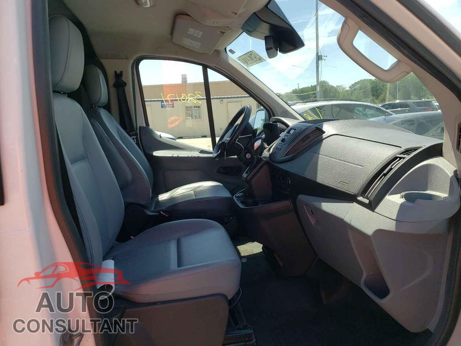 FORD TRANSIT CO 2018 - 1FTYR1YM3JKA50760