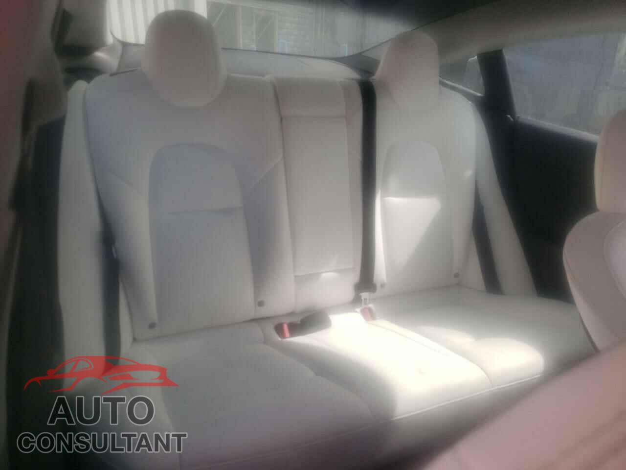 TESLA MODEL 3 2021 - 5YJ3E1EB4MF999664