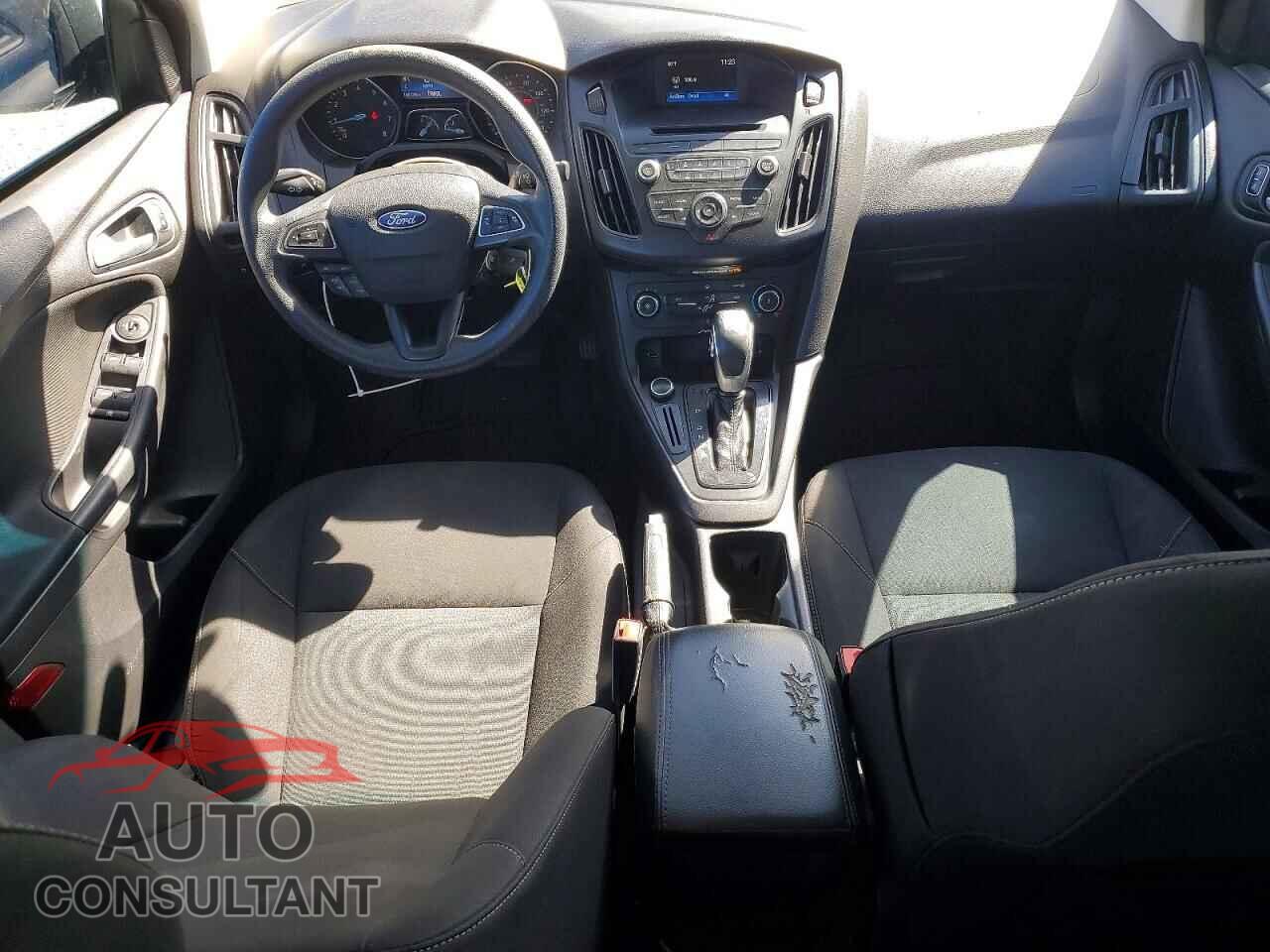 FORD FOCUS 2015 - 1FADP3F26FL221462