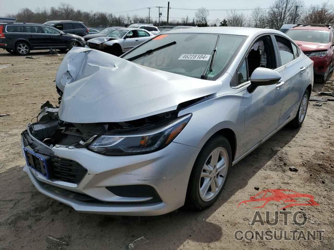 CHEVROLET CRUZE 2018 - 1G1BE5SM1J7174345