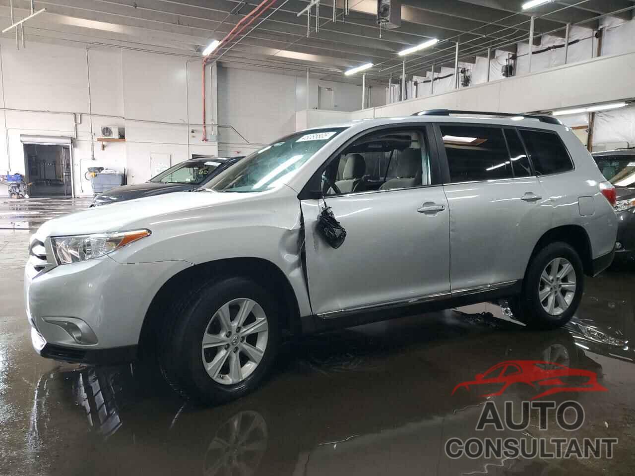 TOYOTA HIGHLANDER 2013 - 5TDBK3EH2DS243301