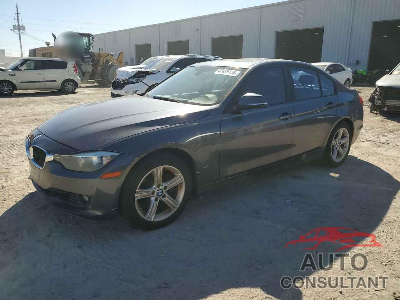 BMW 3 SERIES 2013 - WBA3C1G55DNR48623