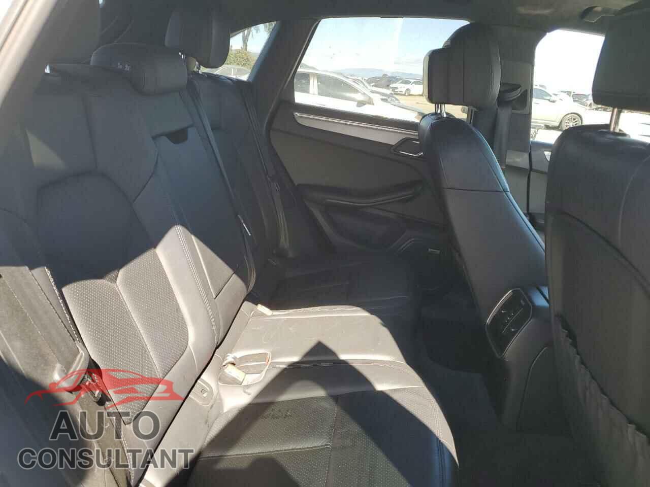 PORSCHE MACAN 2016 - WP1AF2A56GLB94758