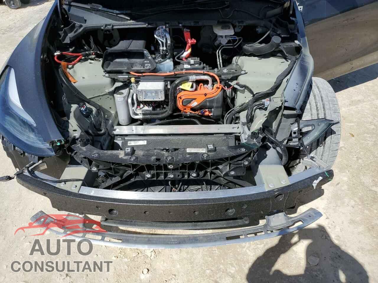 TESLA MODEL Y 2024 - 7SAYGDED5RF210256