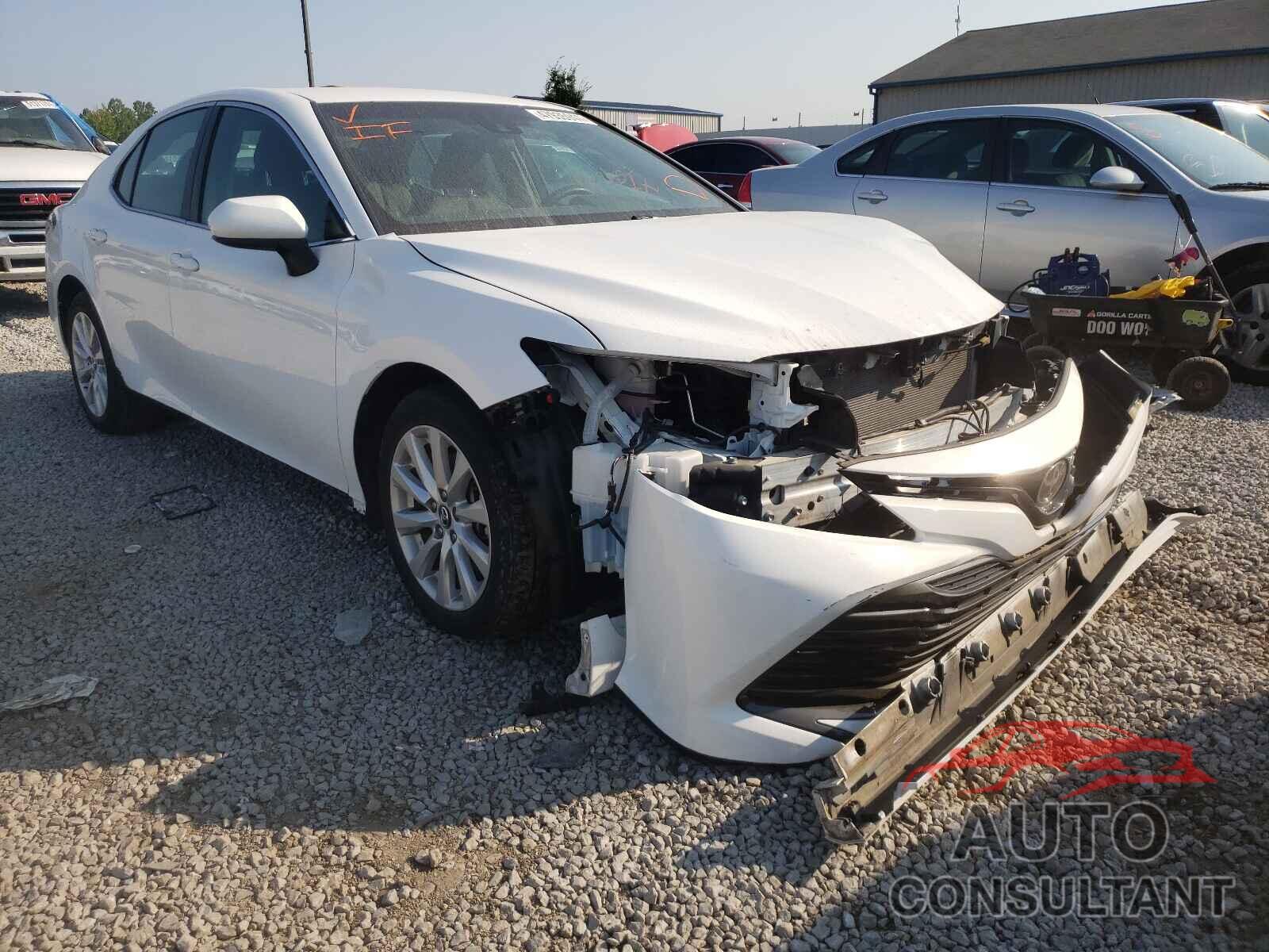 TOYOTA CAMRY 2018 - 4T1B11HK0JU004248