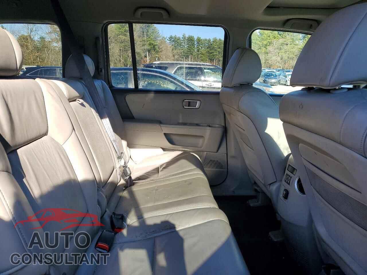 HONDA PILOT 2011 - 5FNYF4H52BB090927
