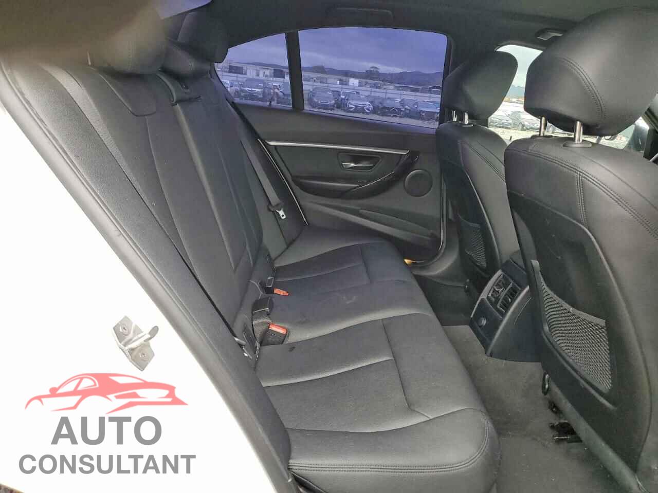 BMW 3 SERIES 2016 - WBA8E9G55GNU27615
