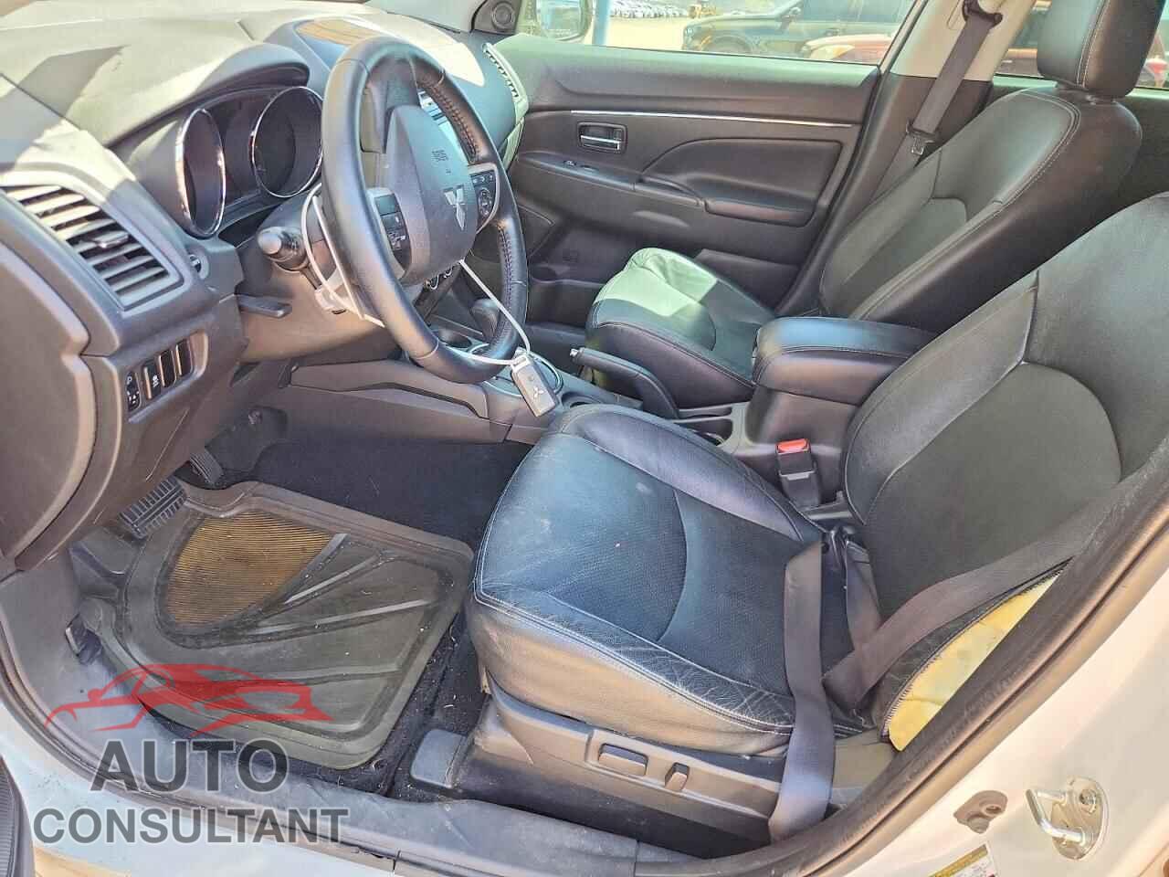 MITSUBISHI OUTLANDER 2015 - 4A4AP4AU1FE007567