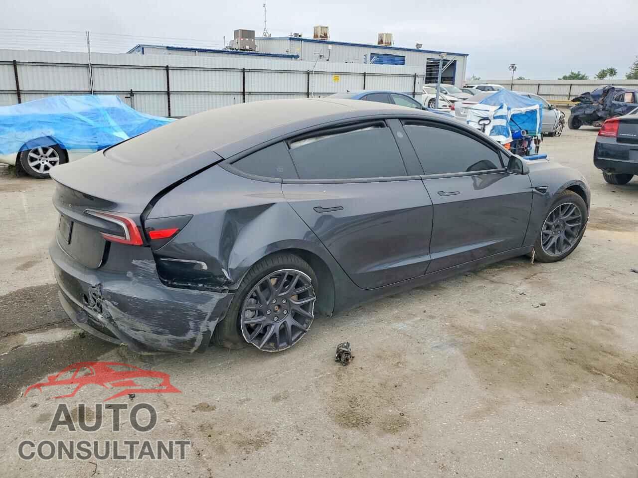 TESLA MODEL 3 2025 - 5YJ3E1EA7SF977761