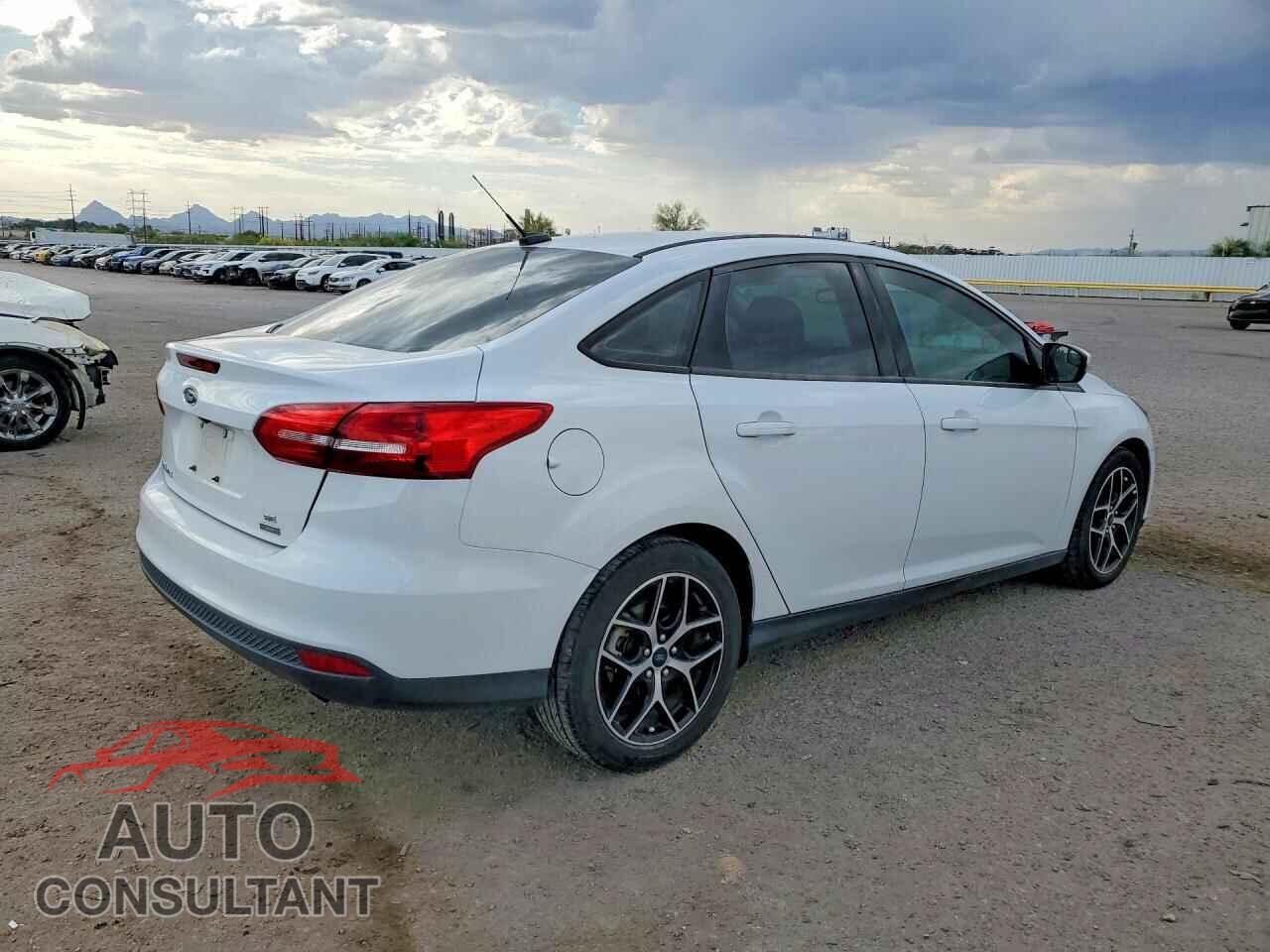 FORD FOCUS 2017 - 1FADP3FE7HL277617