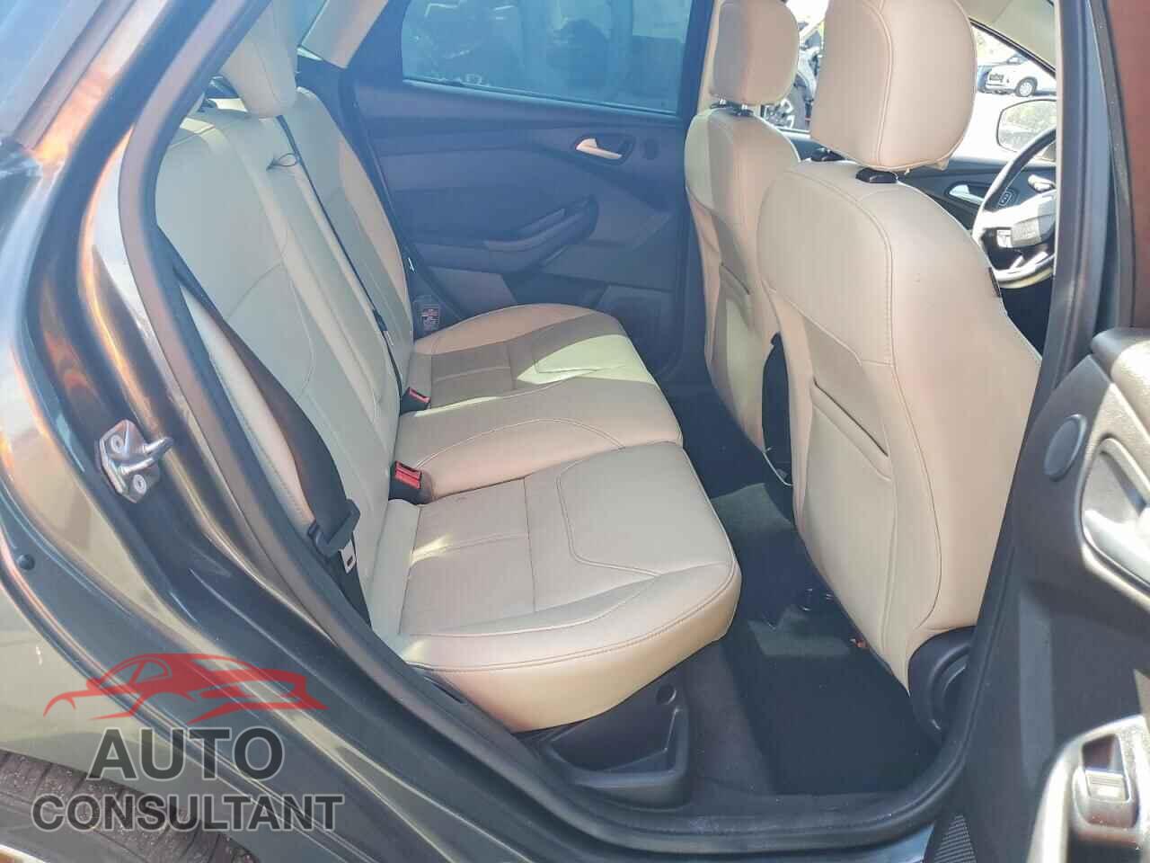 FORD FOCUS 2017 - 1FADP3J29HL281696