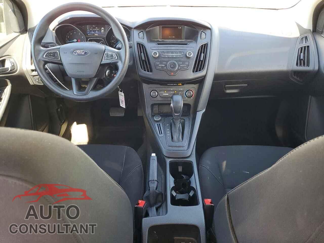 FORD FOCUS 2017 - 1FADP3E28HL329375