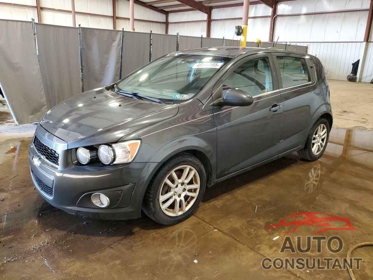 CHEVROLET SONIC 2016 - 1G1JC6SG1G4110205