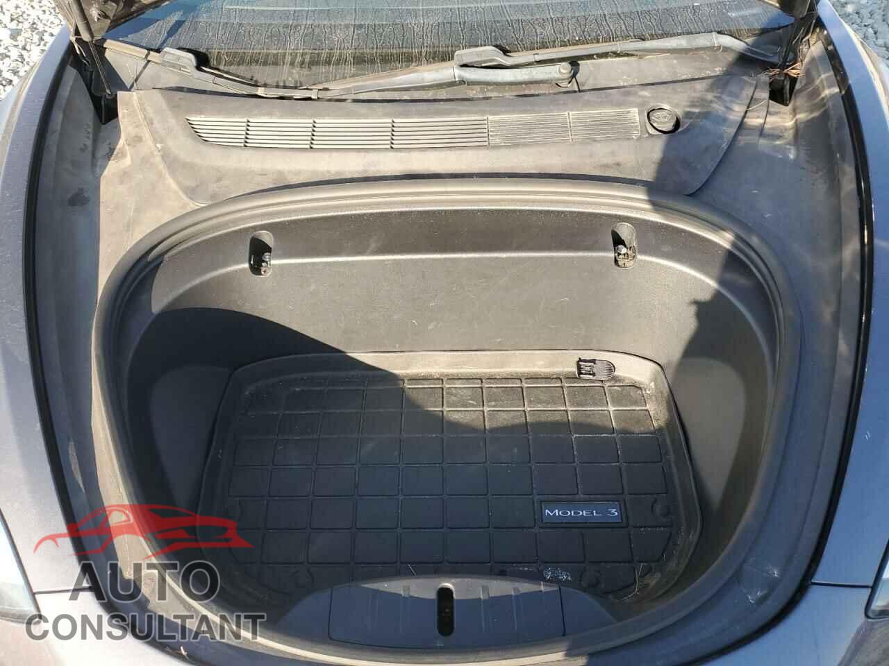 TESLA MODEL 3 2018 - 5YJ3E1EA3JF123803