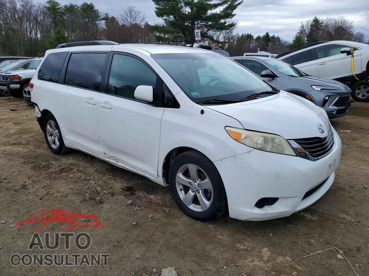 TOYOTA SIENNA 2013 - 5TDKK3DC8DS342775