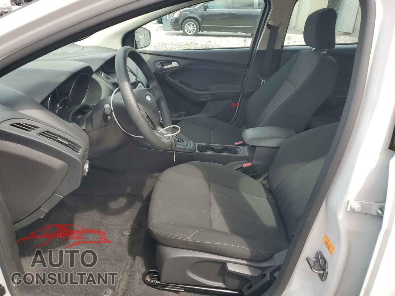 FORD FOCUS 2015 - 1FADP3K27FL264052