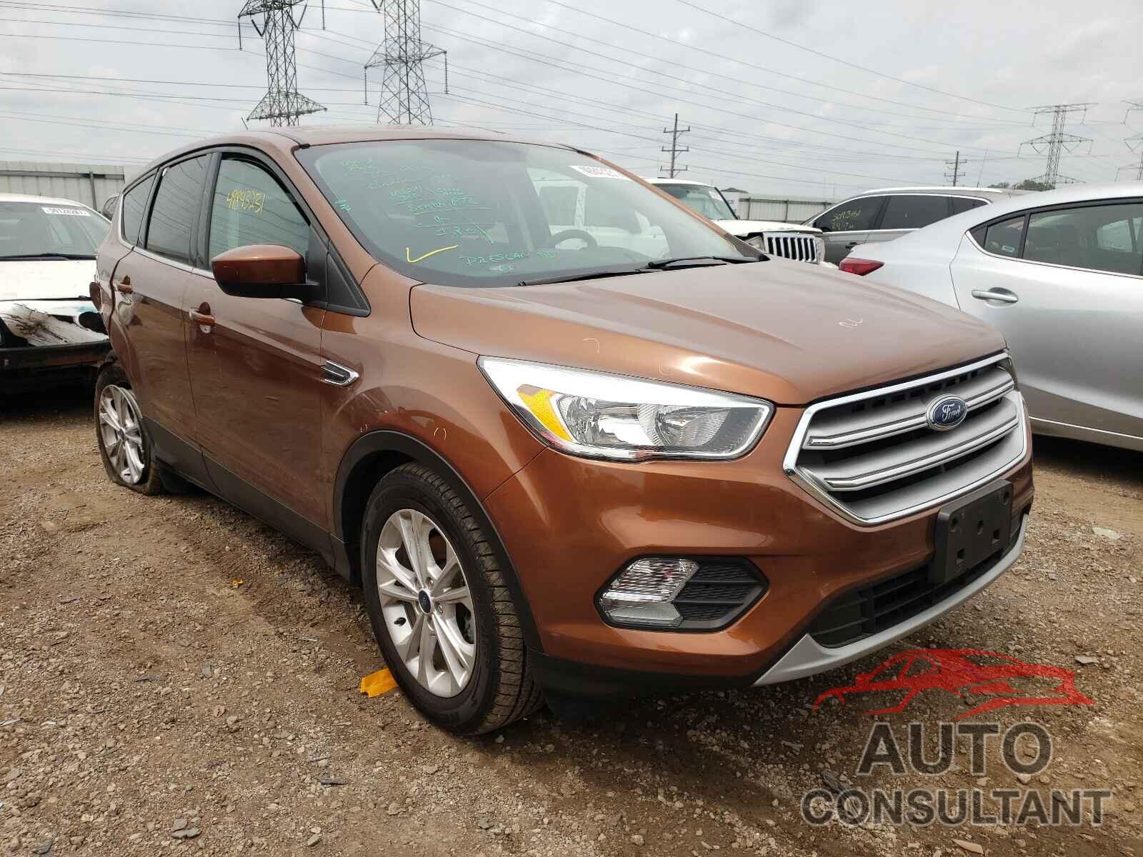 FORD ESCAPE 2017 - 1FMCU0GD8HUC07875