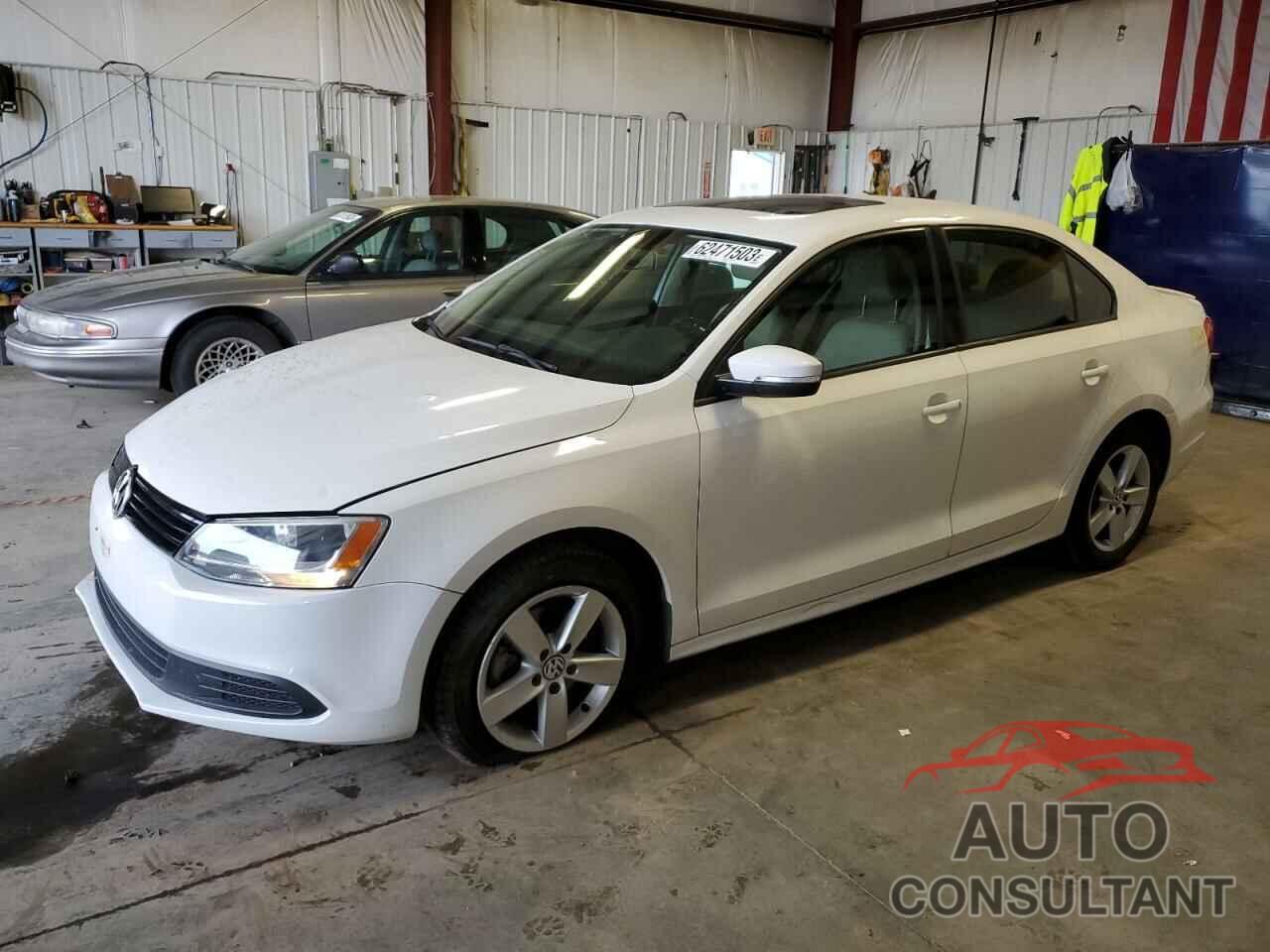 VOLKSWAGEN JETTA 2011 - 3VWLL7AJ0BM032951