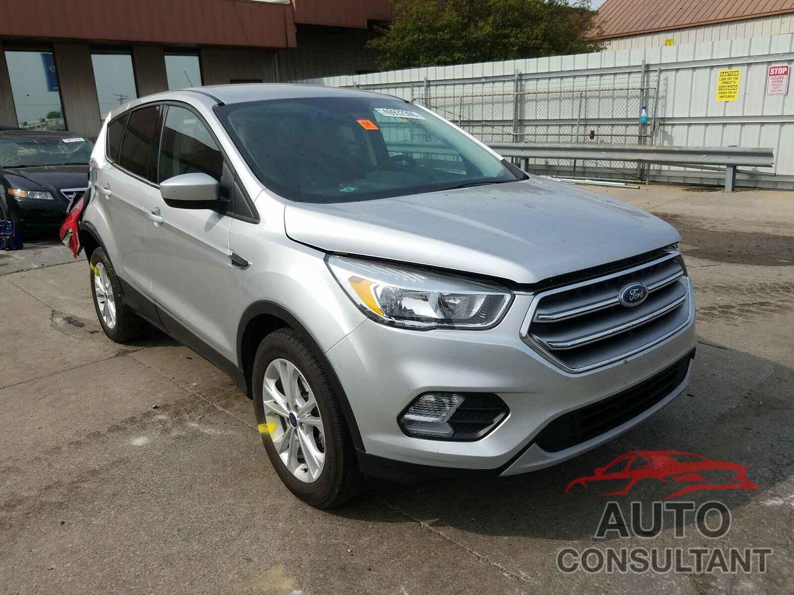 FORD ESCAPE 2017 - 1FMCU0GDXHUC47679
