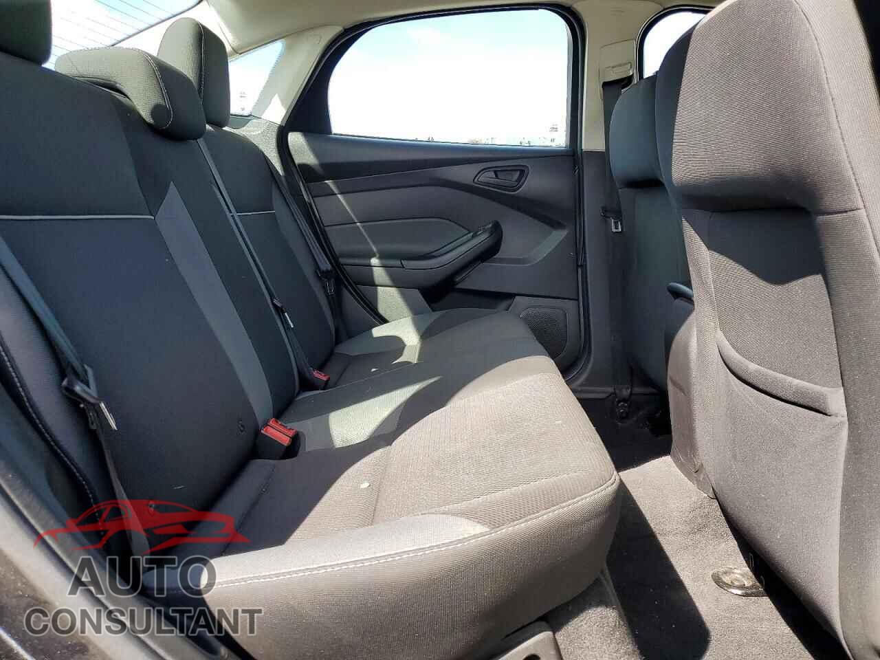 FORD FOCUS 2012 - 1FAHP3F28CL381551