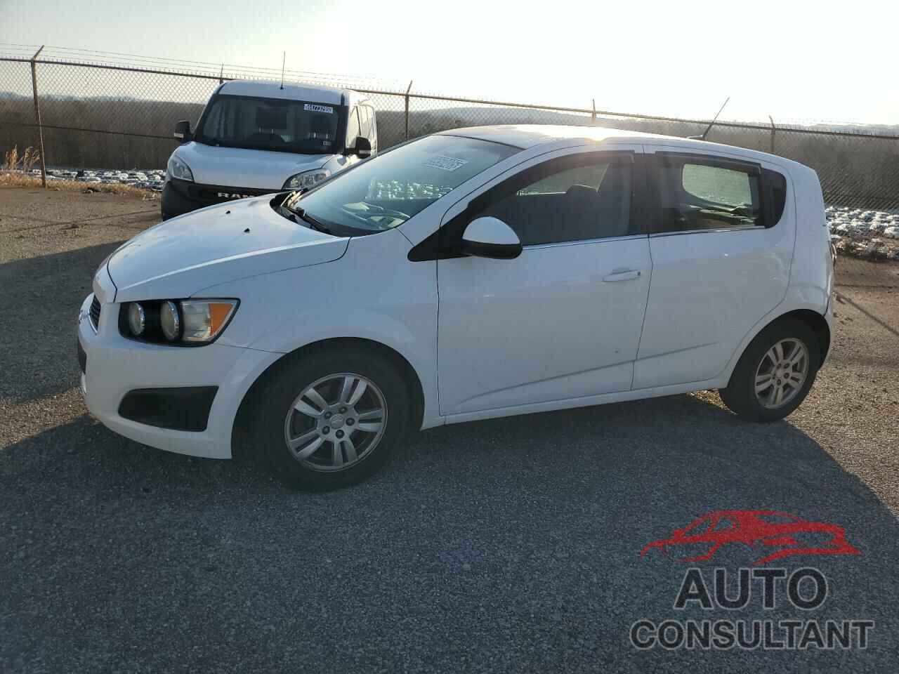 CHEVROLET SONIC 2012 - 1G1JC6SH4C4221737