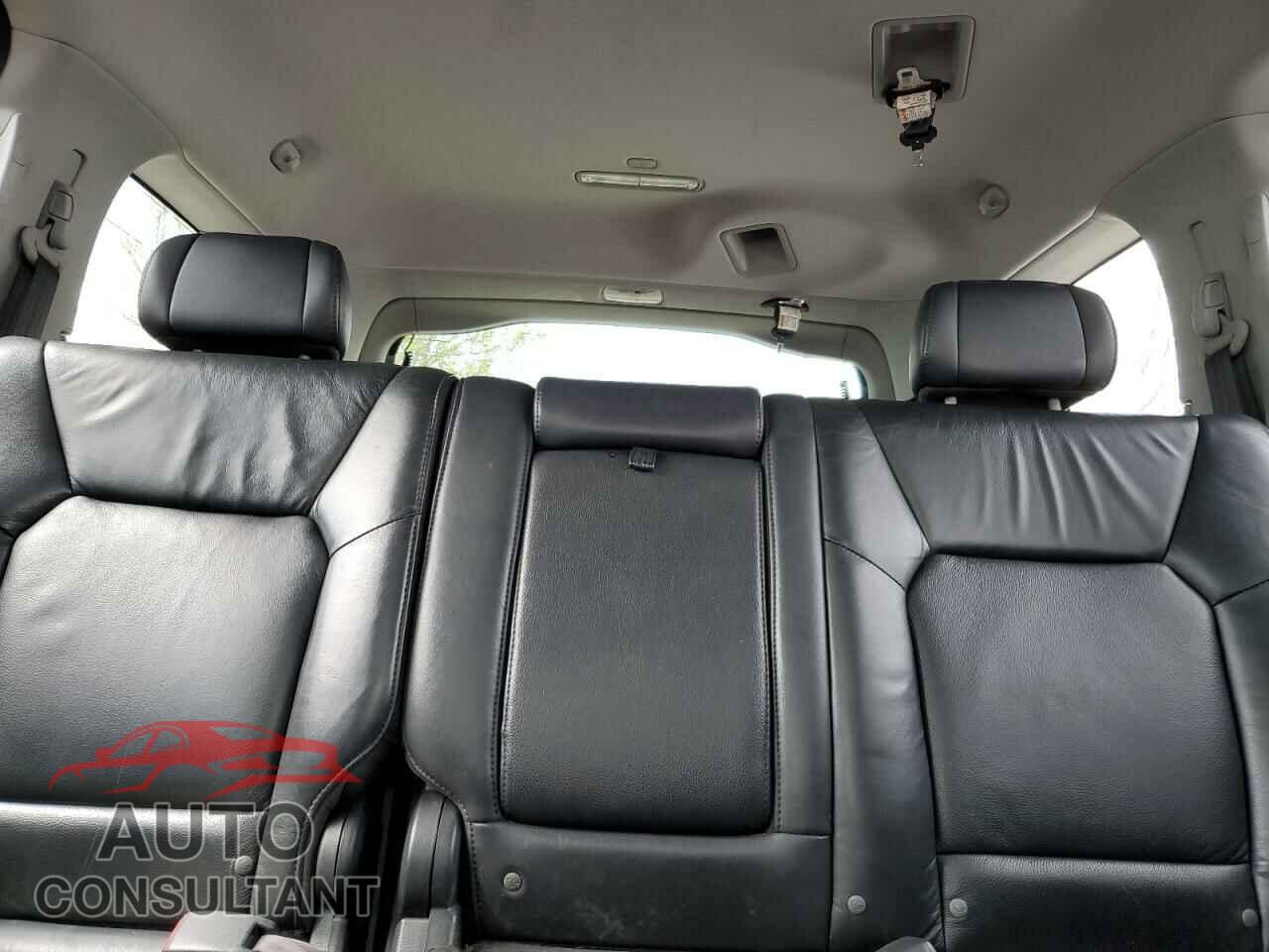 HONDA PILOT 2011 - 5FNYF4H57BB043831