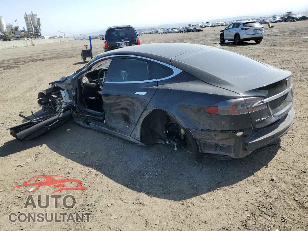 TESLA MODEL S 2015 - 5YJSA1E13FF118132