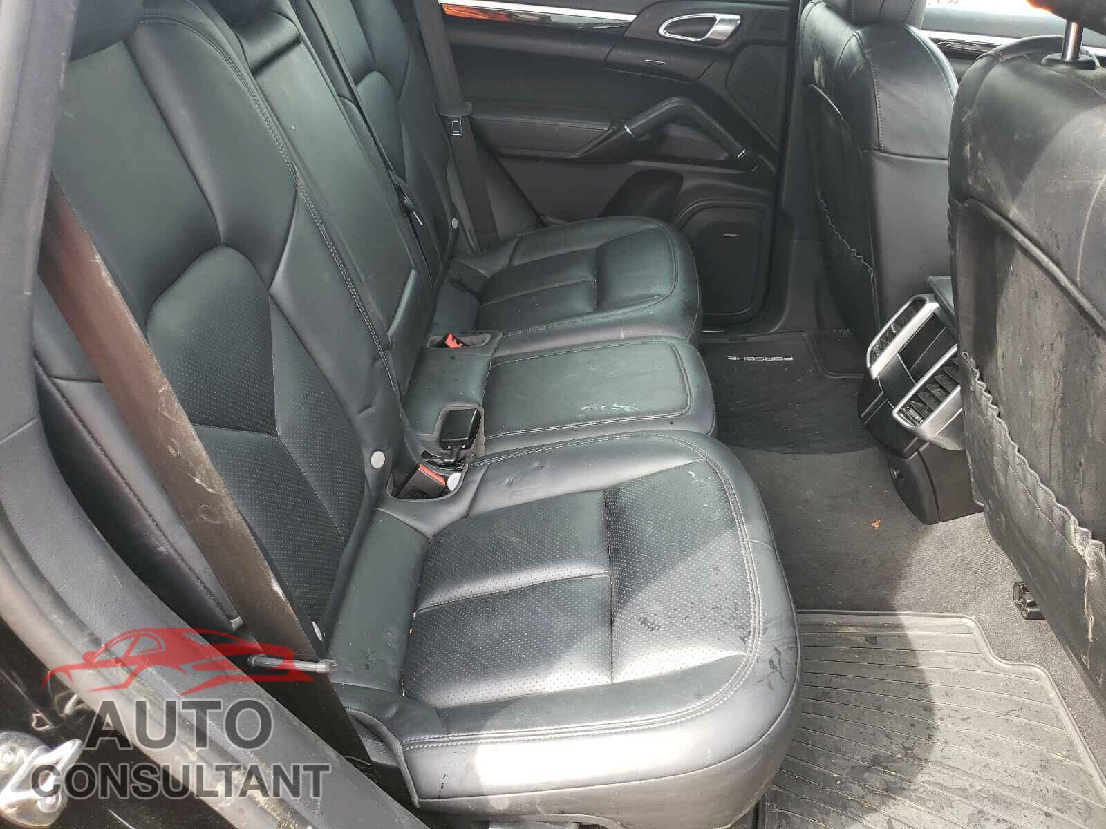 PORSCHE CAYENNE 2016 - WP1AA2A22GLA03681