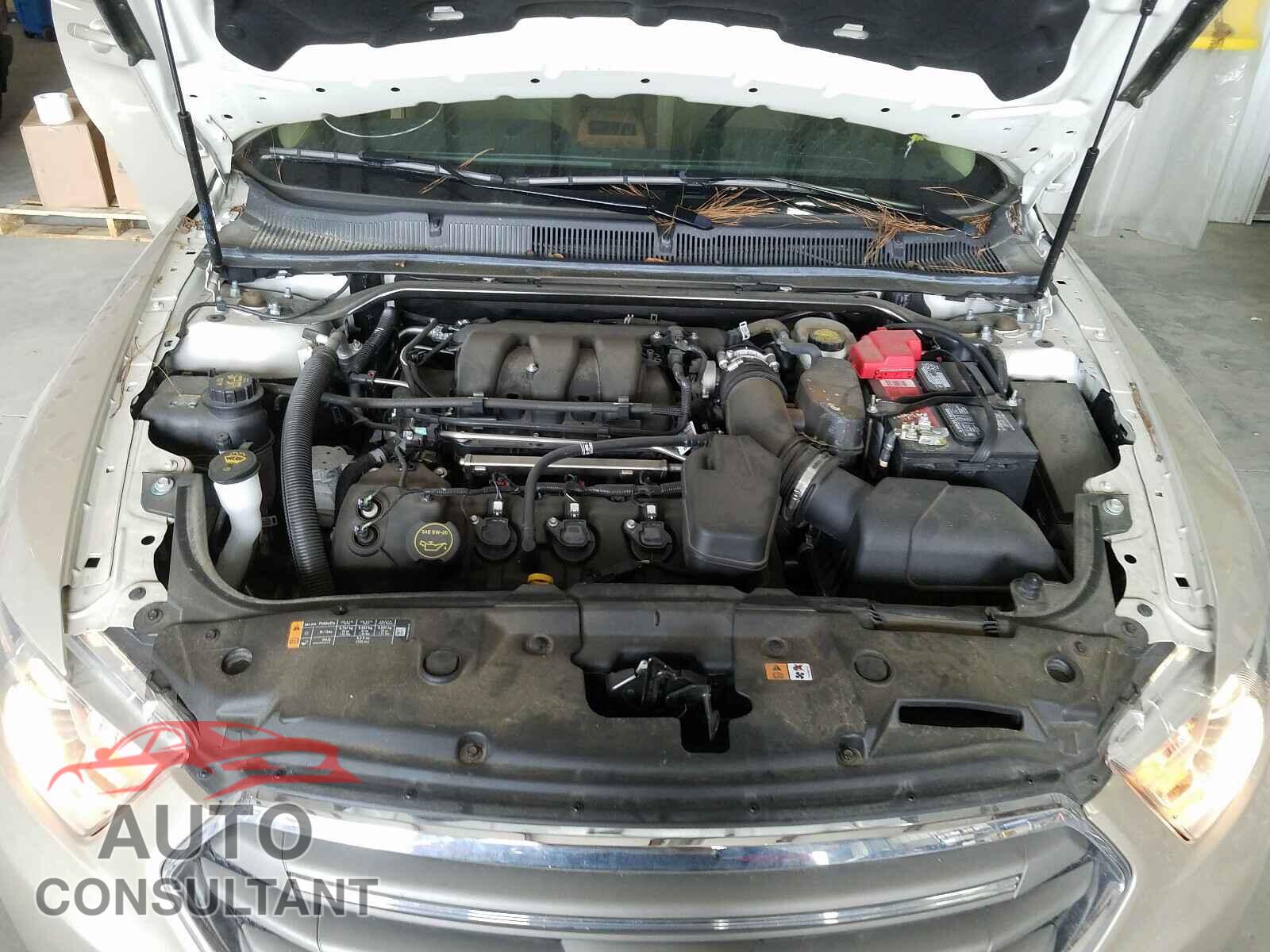 FORD TAURUS 2018 - 1FAHP2E86JG113149