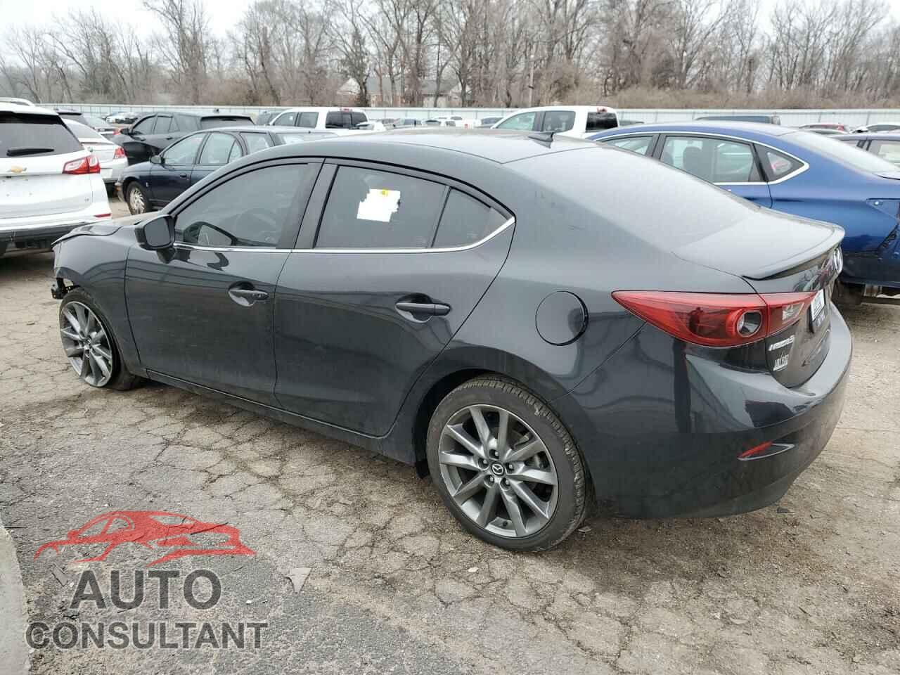MAZDA 3 2018 - 3MZBN1W38JM168868