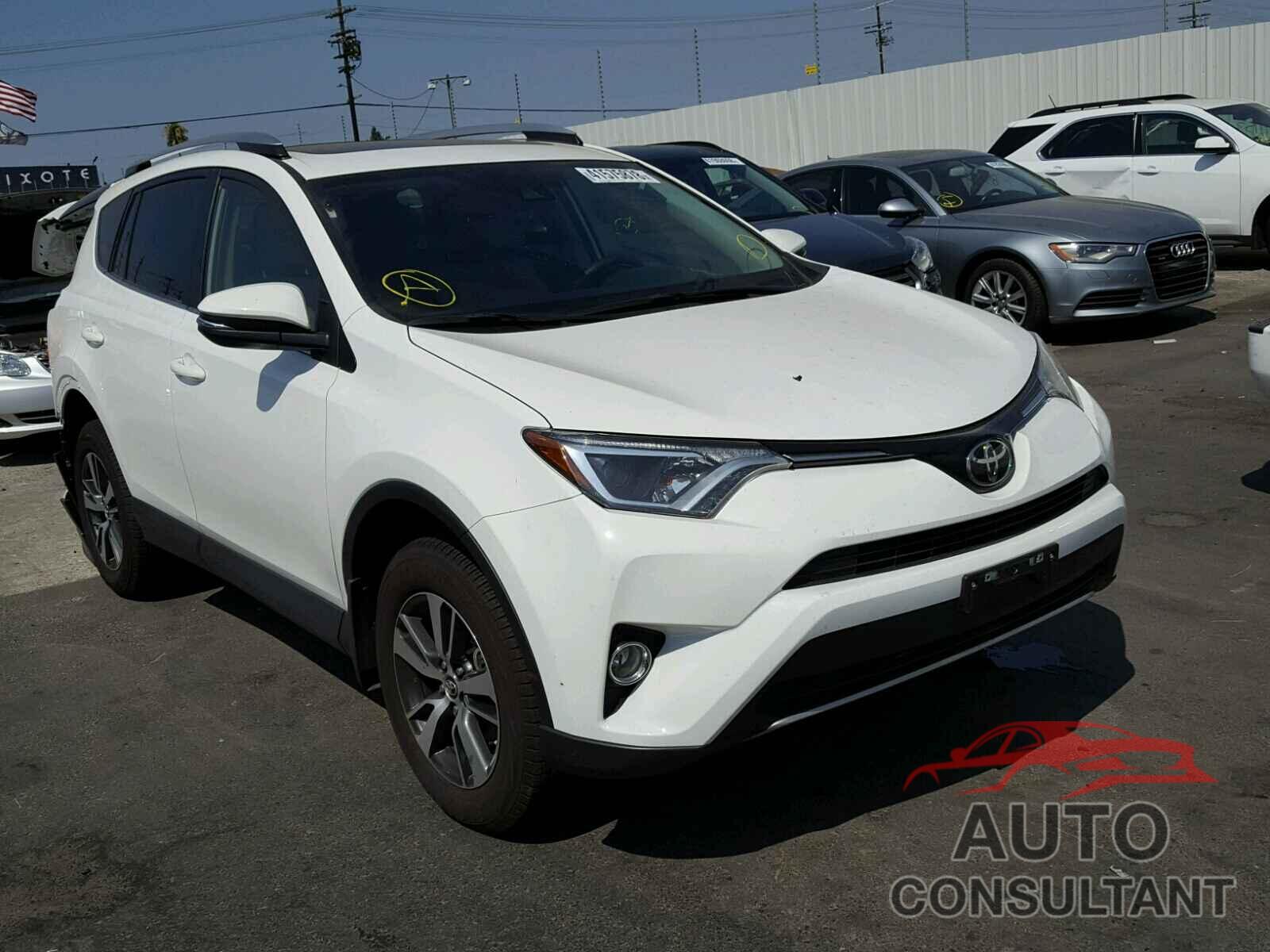 TOYOTA RAV4 XLE 2017 - JTMWFREV9HD093980